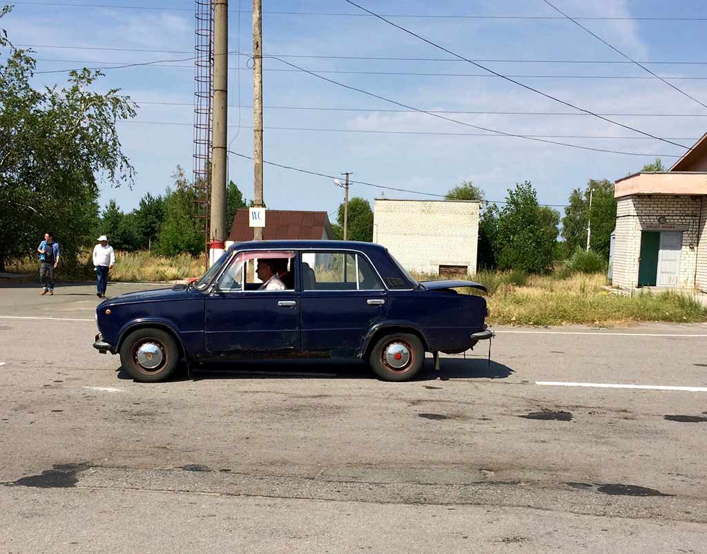Sovjetisk bil på väg in i avstängningszonen