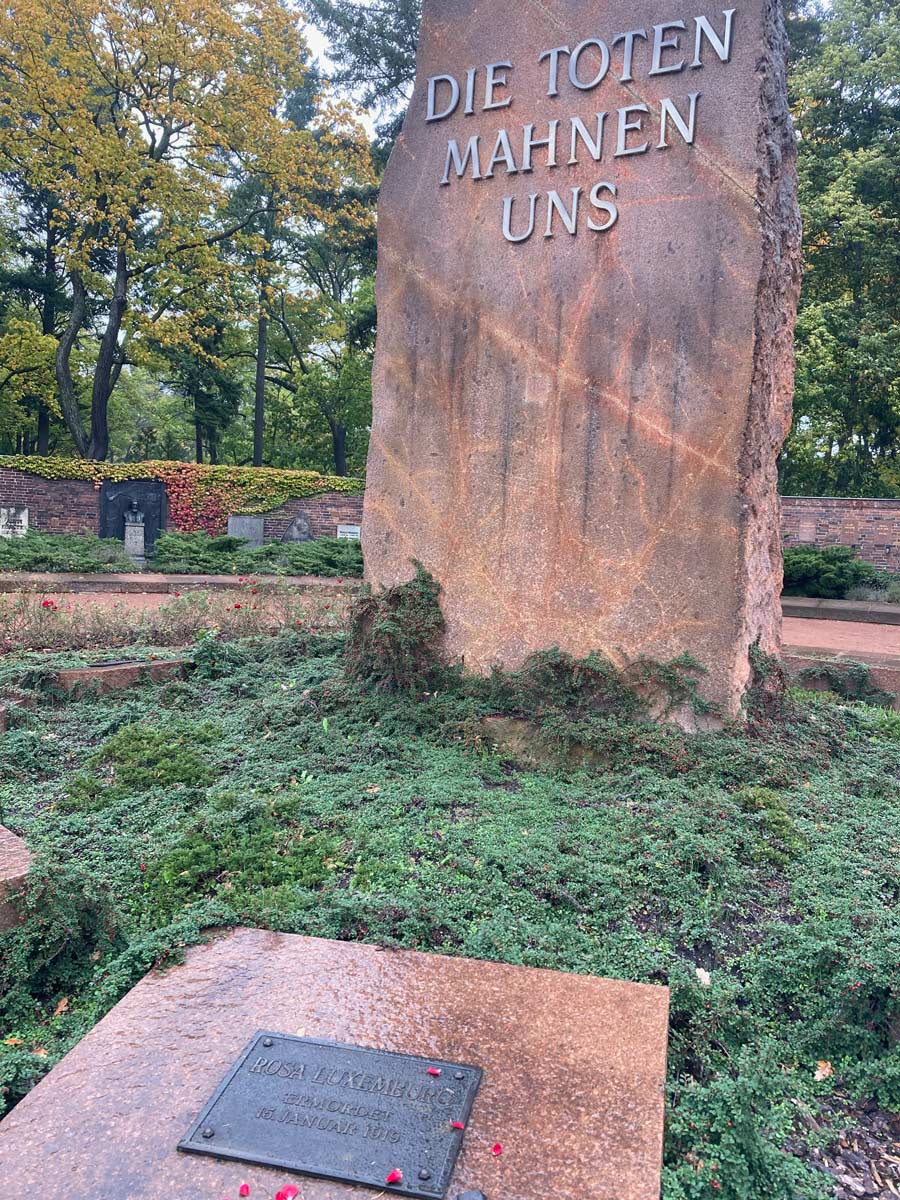 Rosa Luxemburgs grav på Zentralfriedhof Friedrichsfelde